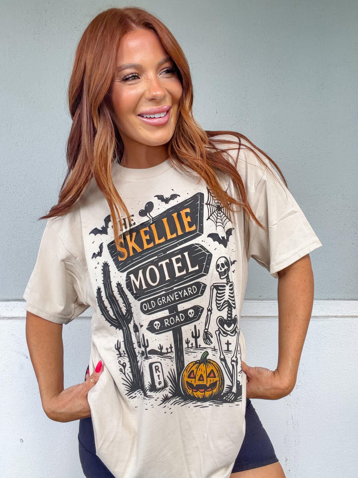 Skellie Motel Graphic Top
