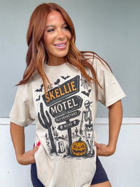 Skellie Motel Graphic Top