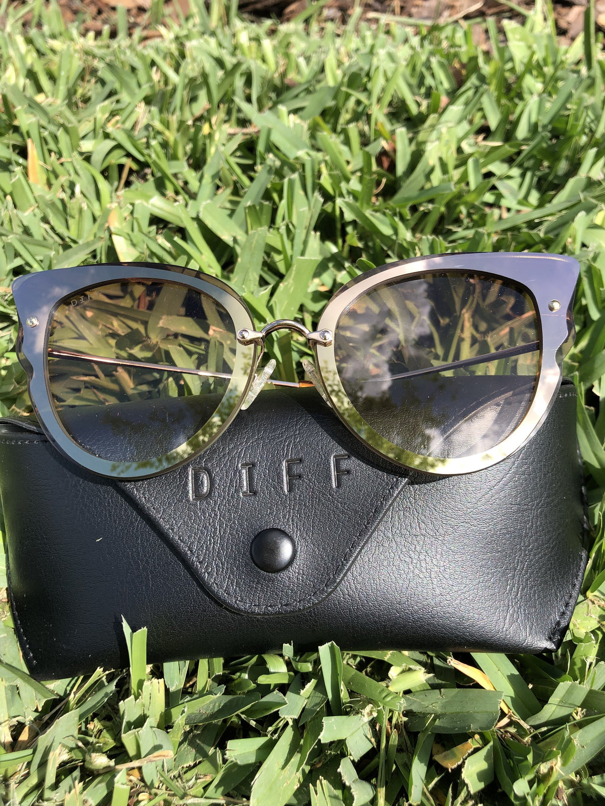 DIFF DELILAH SUNGLASSES