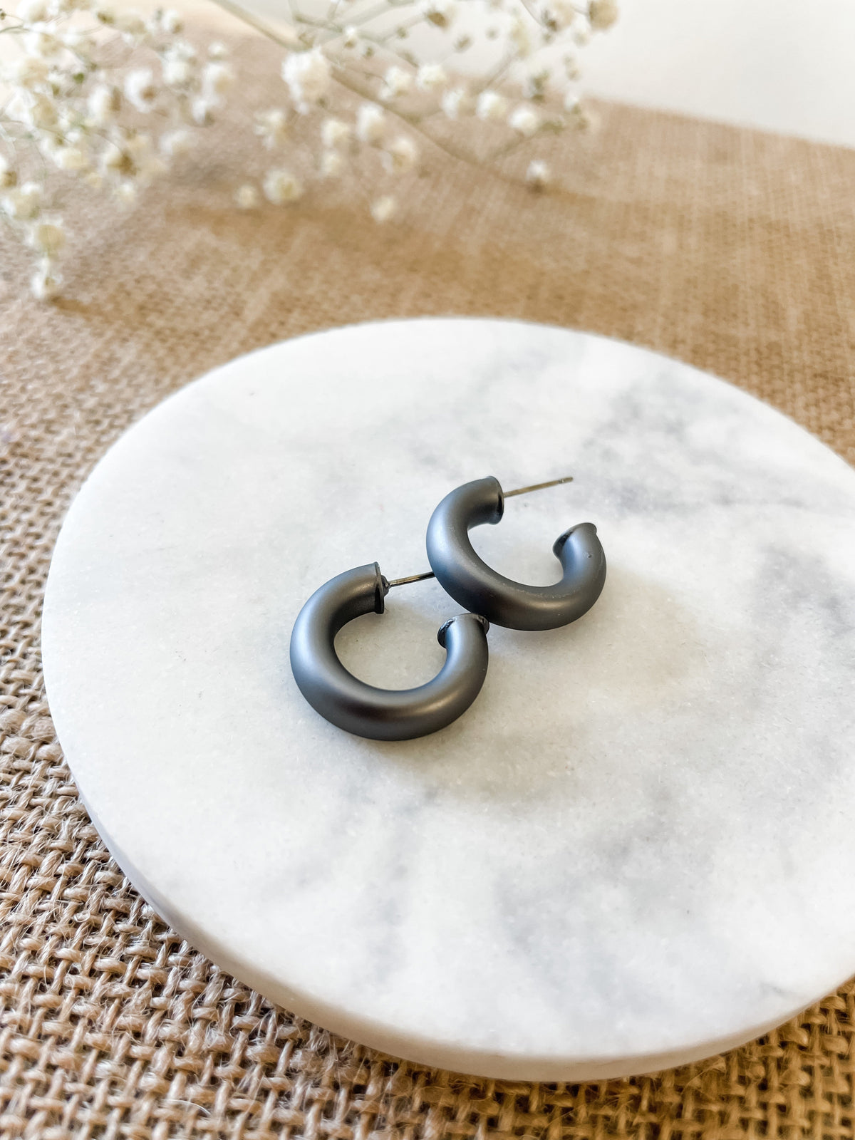 CHARCOAL CHUNKY HOOP EARRINGS