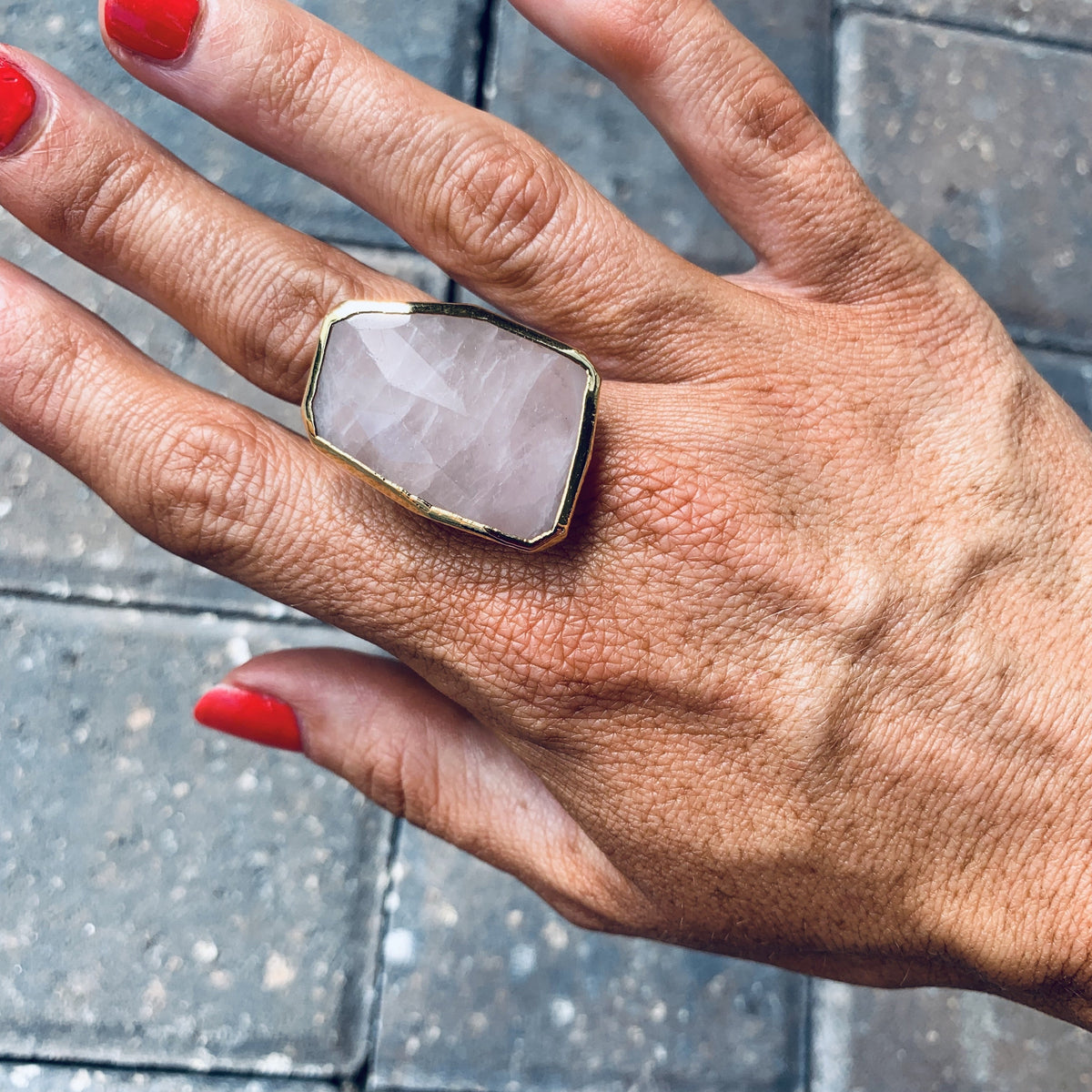 ROSE QUARTZ GEMSTONE GOLD RING